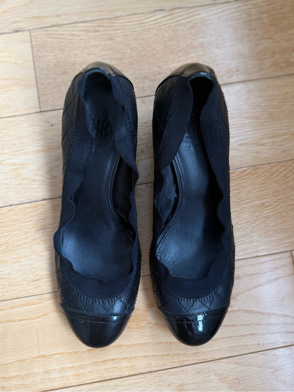 Tory Burch Carrie Quilted Mid-heel Pump, Black Size 7M
